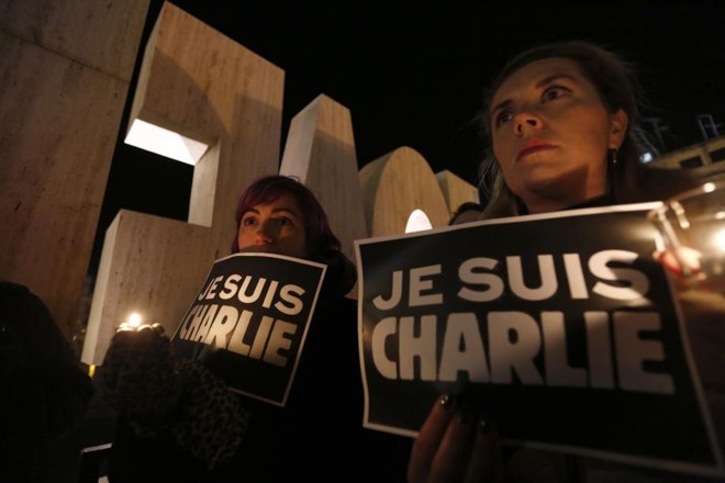 Milhares voltam às ruas de Paris para homenagear vítimas de ataque | Darrin Zammit Lupi / Reuters