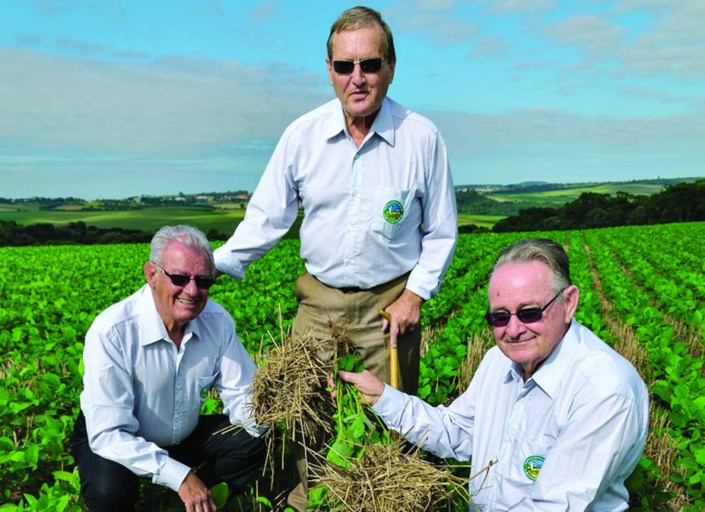 Trio da revolução verde brasileira: Nonô Pereira , Herbert Bartz, (em pé) e Franke Dijkstra