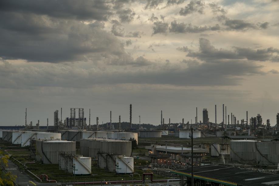 A Repar, em Araucária: obras na refinaria teriam servido para engordar o caixa do PT | Marcelo Andrade / Gazeta do Povo