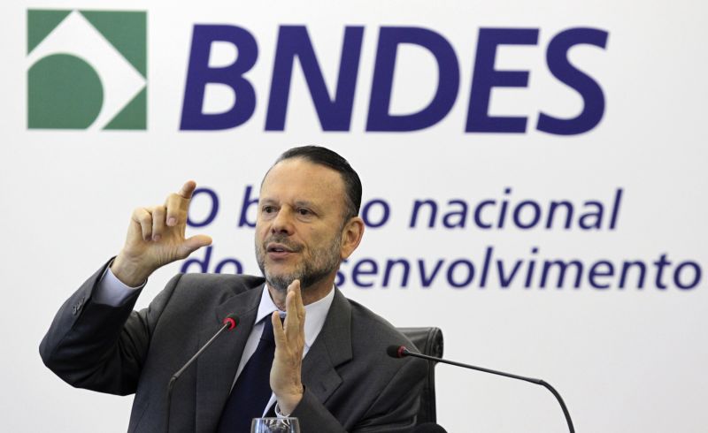 Luciano Coutinho, presidente do BNDES: mercado e agências aguardam para saber qual será o real papel do banco no próximo mandato de Dilma | Sergio Moraes/Reuters.