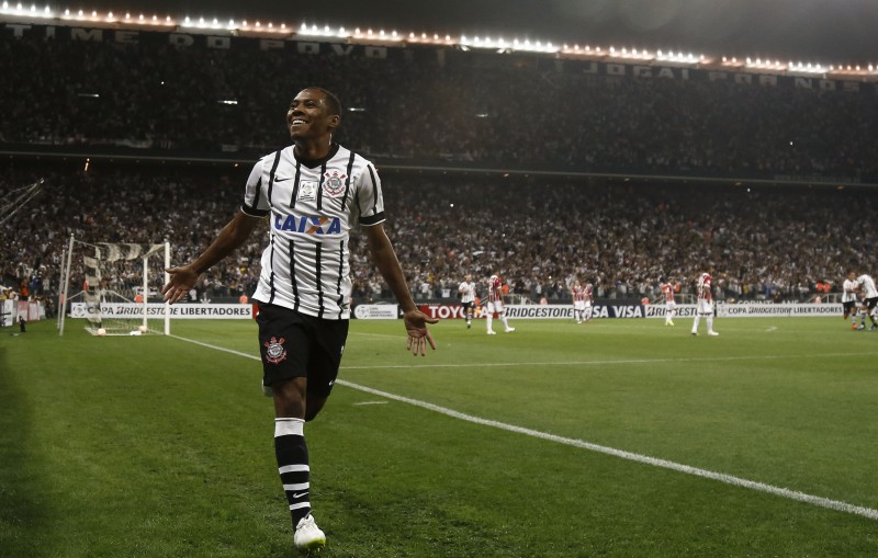 Elias marcou o primeiro gol do Corinthians na vitória por 2 a 0 sobre o São Paulo | Miguel Schincariol / Folhapress