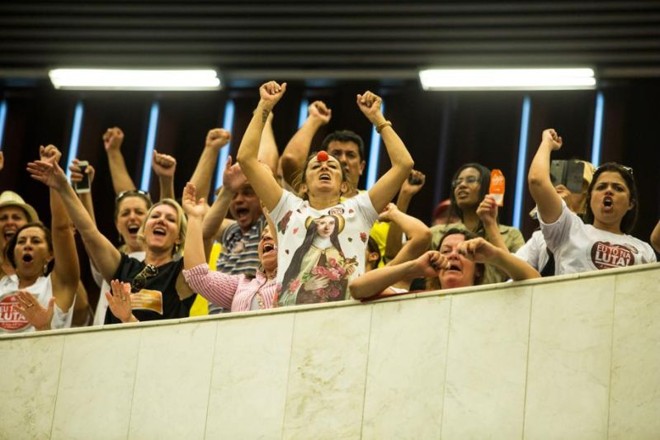 Manifestantes na galeria da Assembleia | 
