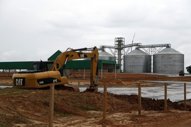 Novo porto do Grupo Amaggi, a 20 quilômetros de Porto Velho, vai desviar parte dos embarques da zona urbana. Foto: Albari Rosa/Gazeta do Povo | 
