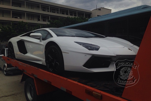Lamborghini que enfeitava a sala de Eike Batista foi apreendida. | Divulgação/Polícia Federal