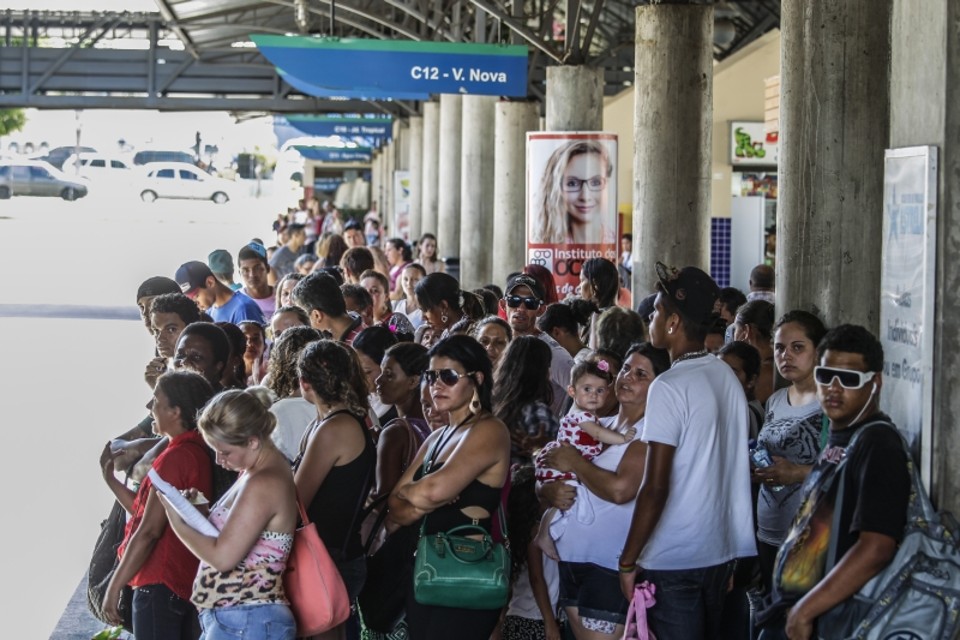 Terminal de ônibus em Pinhais. Preço único na RIT em risco | Daniel Castellano / Gazeta do Povo