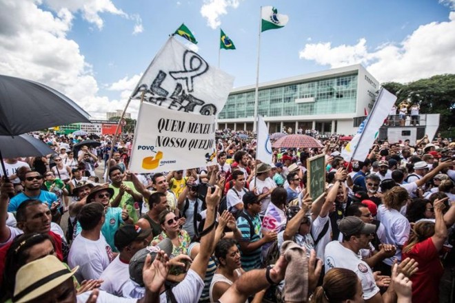 Manifestantes contra a aprovação do projeto | 