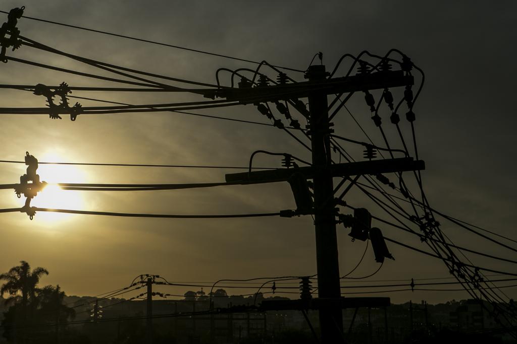 Na média nacional, o efeito percebido pelos consumidores, ponderado pela receita das distribuidoras, será de 23,4%. | Marcelo Andrade/Gazeta do Povo