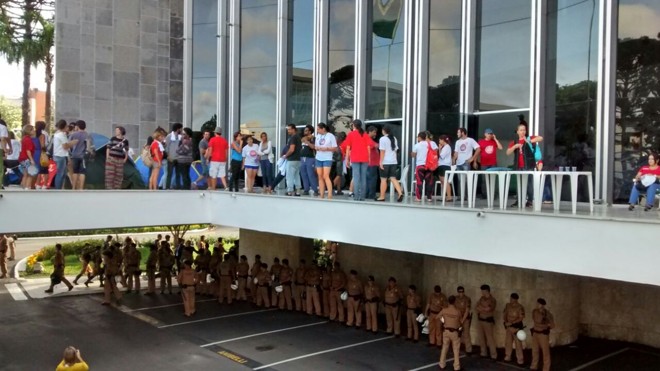 Presença grande de PMs durante a manhã gerou consternação nos manifestantes |