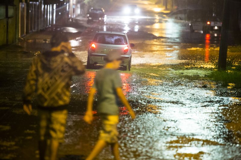 Ruas alagaram em Tamandaré | Lineu Filho / Tribuna do Paraná