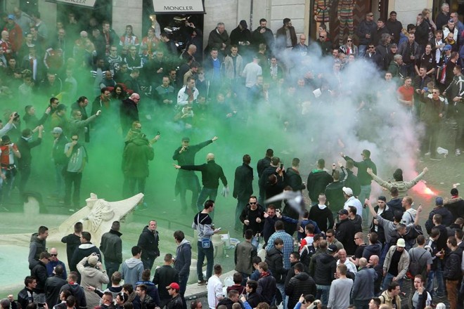 Torcedores do Feynnord entram em confronto com a polícia italiana em Roma | 