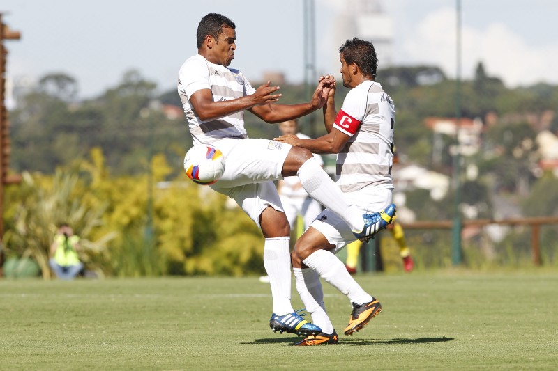 Alex Fraga e Leandro Silva já defenderam o Atlético e o Paraná, respectivamente, e hoje estão no J. Malucelli | Antonio More / Gazeta do Povo