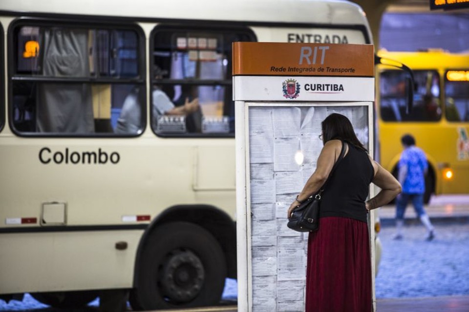 Fim da RIT prejudicaria também os passageiros do transporte interno de cidades como Colombo e Almirante Tamandaré | Lineu Filho / Tribuna do Paraná