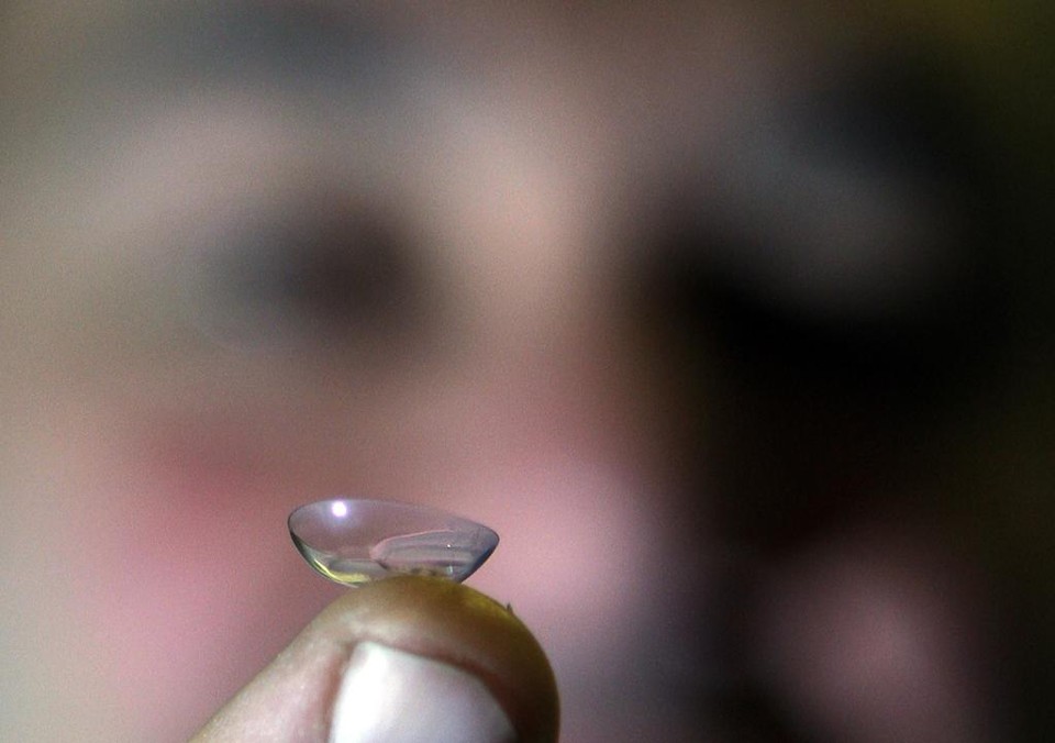 Uso inadequado pode causar infecções graves e levar à cegueira. | Brian Snyder/Reuters