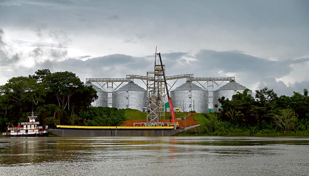 Em teste a partir desta semana, novo terminal de embarque do grupo Amaggi em Porto Velho (RO), no Rio Madeira, começa a operar em abril e promete remeter ao Arco Norte 1,5 milhão de t ao ano. | Albari Rosa / Gazeta do Povo
