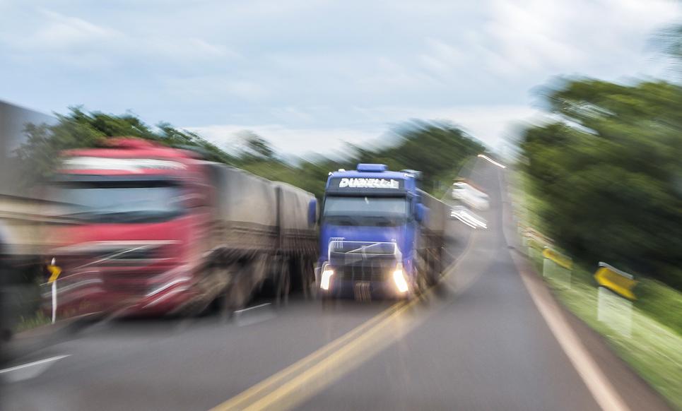 BR-163 é um dos principais corredores de escoamento da safra brasileira de grãos. | Foto: Daniel Castellano/gazeta Do Povo
