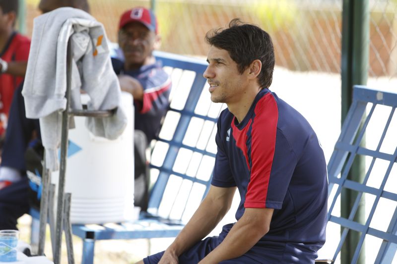 Com a concentração Lucio Flavio acredita que o Paraná poderá estudar melhor o Maringá, adversário de domingo | Henry Milléo / Gazeta do Povo
