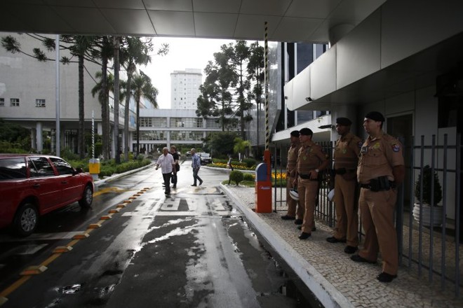 Policiais na sede do Legislativo desocupada | 