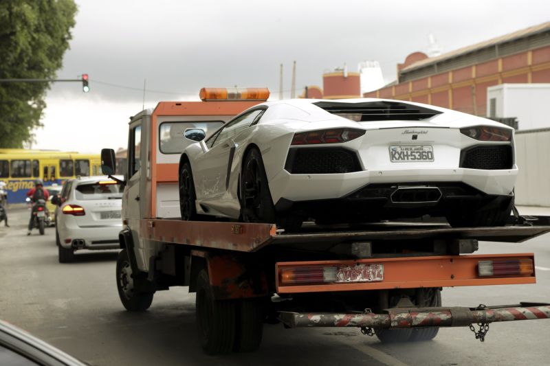 Lamborghini Aventador 2011 decorava a sala do empresário | Cezar Loureiro/Agência O Globo
