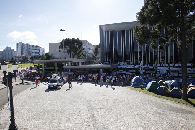 Ocupação de professores no Centro Cívico |