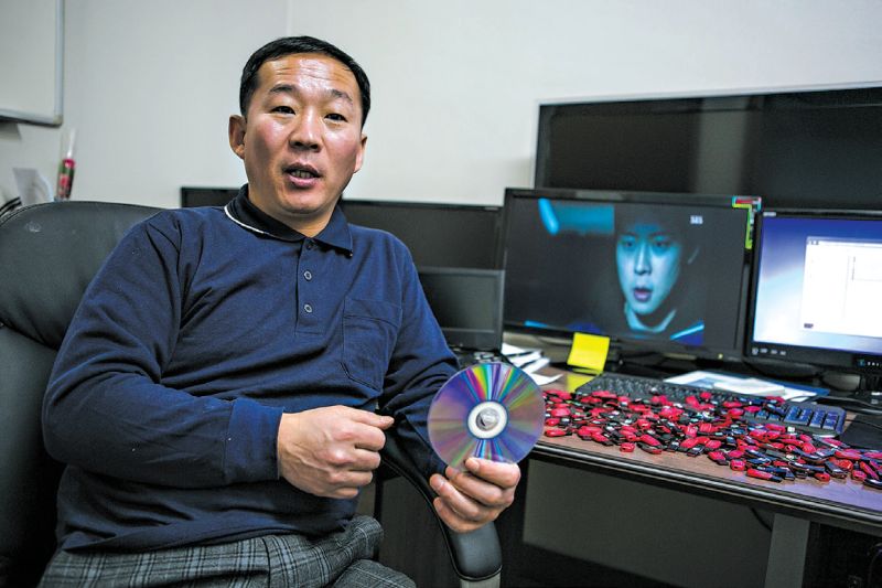 Jang Se-yul, que virou dissidente após assistir a uma novela sul-coreana, envia DVDs do gênero para a Coreia do Norte | Jean Chung para The New York Times