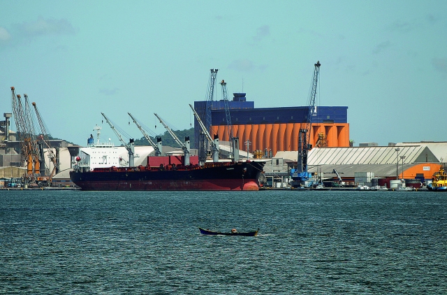 Volume de granéis embarcado e desembarcado tende a passar para 26 milhões de t | Jonathan Campos / Gazeta Do Povo