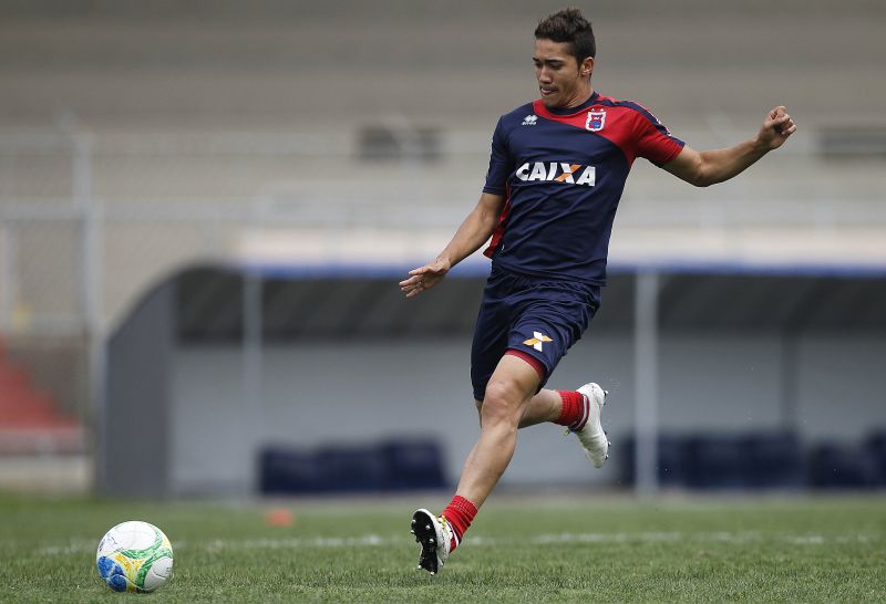 Volante Jean promete que o Paraná vai ter mais atenção na bola parada do adversário nos próximos jogos | Jonathan Campos / Gazeta do Povo