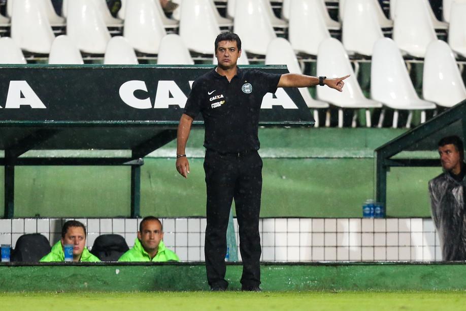 Posicionamento do Coritiba na vitória sobre o Maringá agradou o técnico Marquinhos Santos | brunno covello / Gazeta do Povo