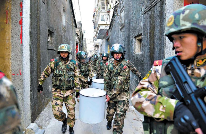 Duras leis não coíbem o uso recreativo de drogas. Uma apreensão em Guangdong | China Stringer Network/Reuters