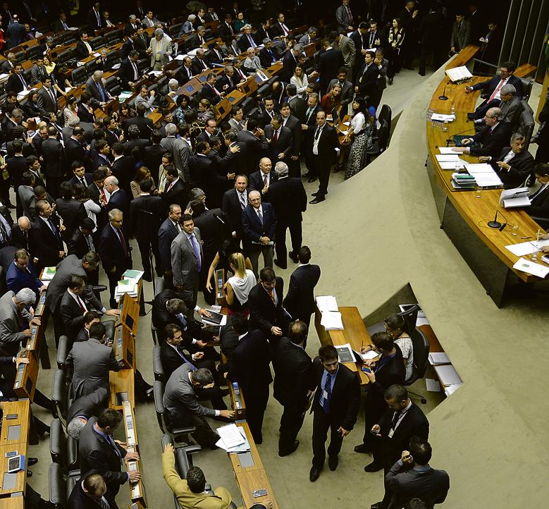 Deputados federais estão dividos quanto ao melhor modelo a ser adotado para a reforma política no país. | Valter Campanato/Agência Brasil
