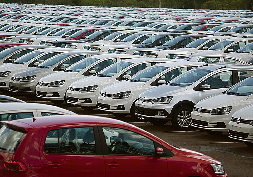 Montadoras devem manter corte de vagas e investimentos. | Henry Milléo/Gazeta do Povo