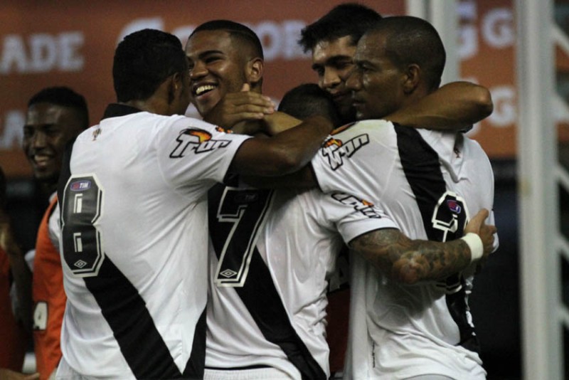 Jogadores do Vasco comemoram gol em vitória sobre o Macaé | Marcelo Sadio / Vasco
