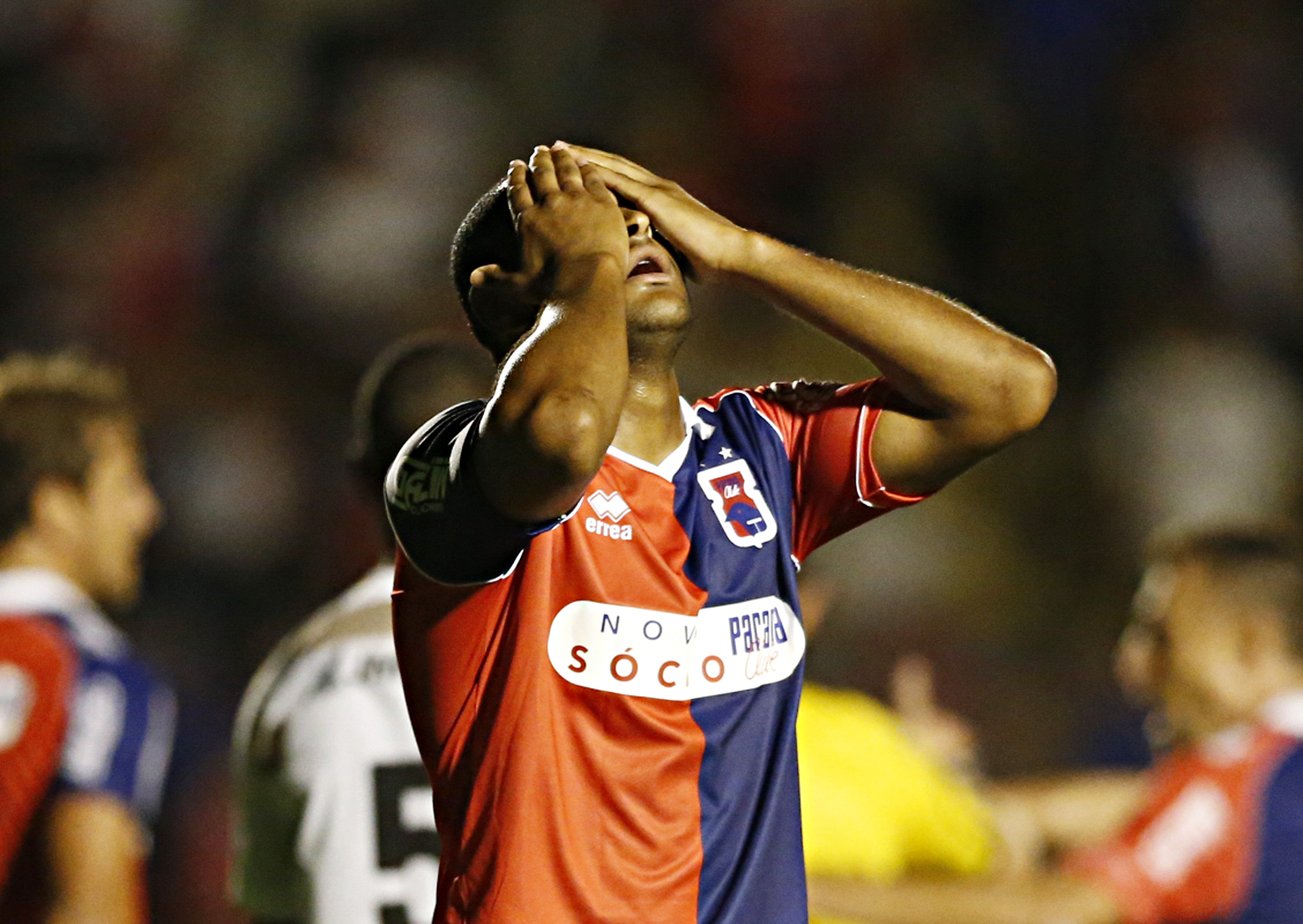 Atacante Paulo Henrique lamenta gol do Paraná que foi anulado pela arbitragem | Hugo Harada / Gazeta do Povo