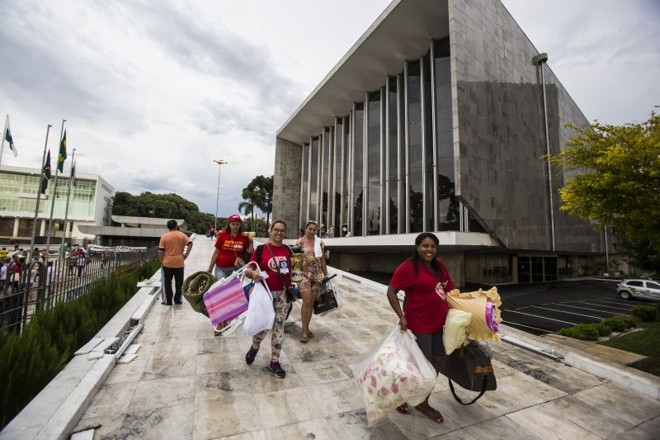 Servidores deixam a Alep |