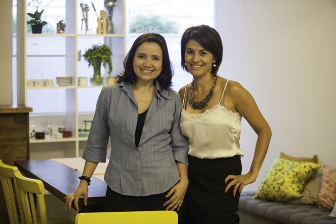 Miriam Santana, do Espaço Hoy!, e a produtora Nina Ribas trabalharam juntas na festa de sábado no local, onde as crianças cozinharam e brincaram de chef |