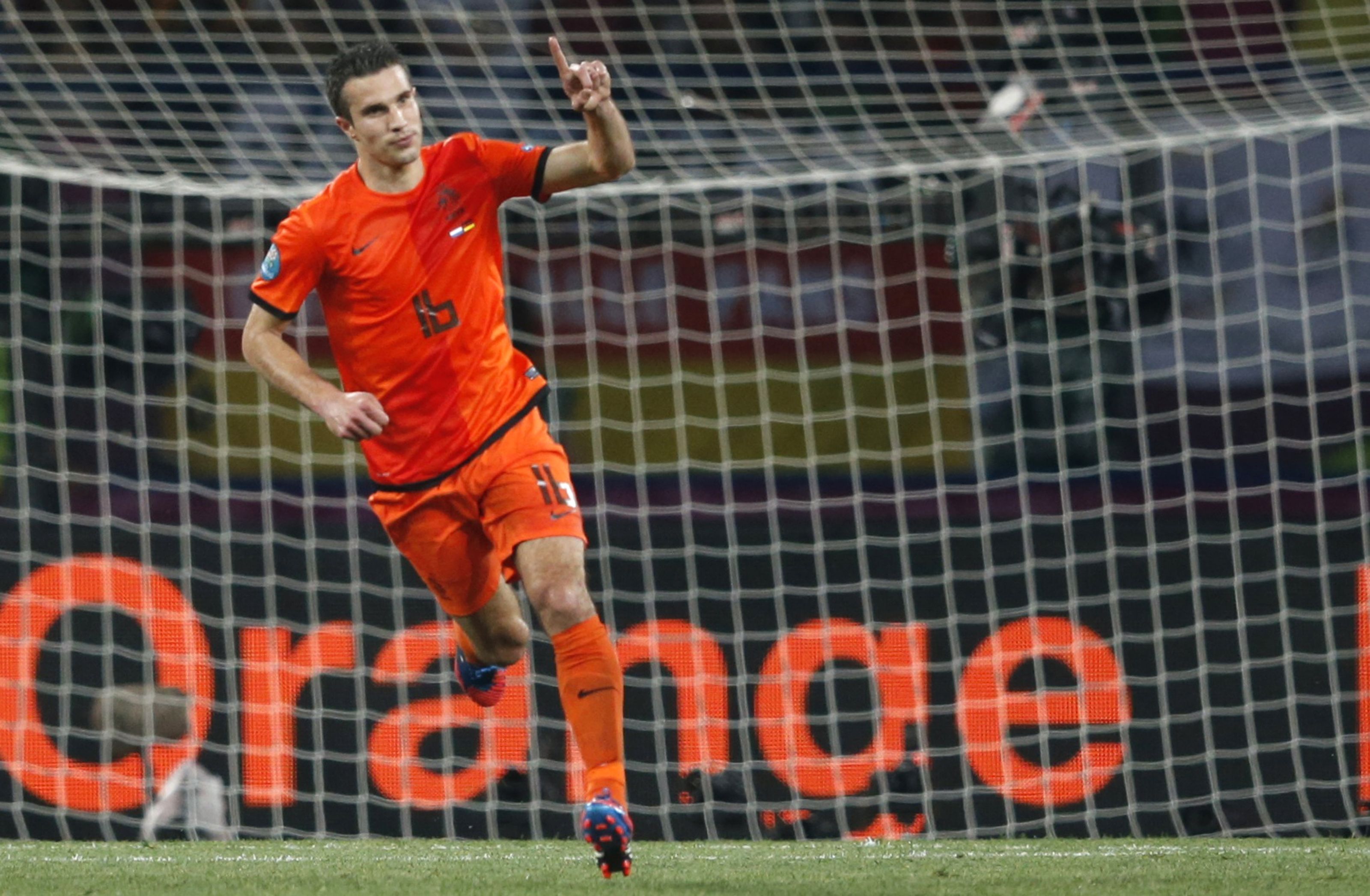Van Persie sofreu lesão no tornozelo há uma semana. | Michael Buholzer - Reuters
