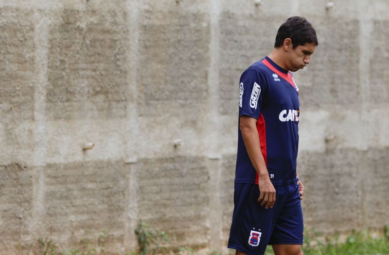 Para Lucio Flavio, concentração seria essencial ao Paraná por ter um elenco jovem | Daniel Castellano / Gazeta do Povo