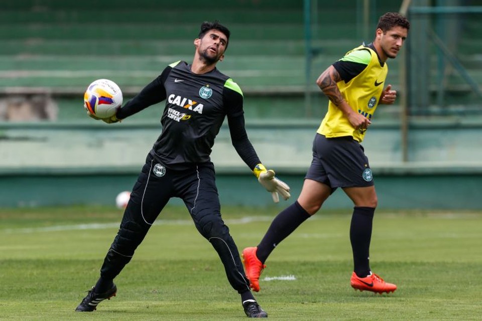 Vaná vai estrear no gol do Couto Pereira nesta quarta-feira, diante do Maringá | Brunno Covello / Gazeta do Povo