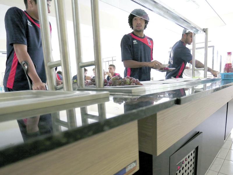 Com o fim da greve dos funcionários da cozinha, jogadores do Paraná voltaram a almoçar no CT Racco | Henry Milleo/Gazeta do Povo