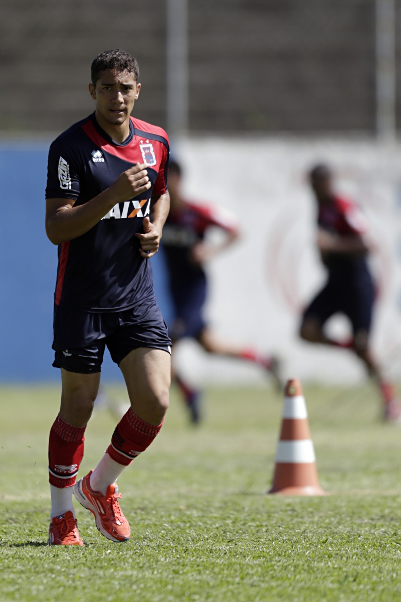 Jean foi titular na Copinha em 2014 e na estreia do Estadual 2015 | Felipe Rosa/Tribuna