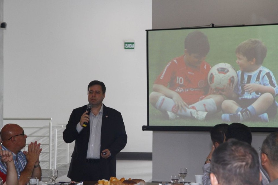 O anúncio do Grenal de torcida mista teve a participação da polícia e da Prefeitura de Porto Alegre. | Ricardo Giusti/ PMPA