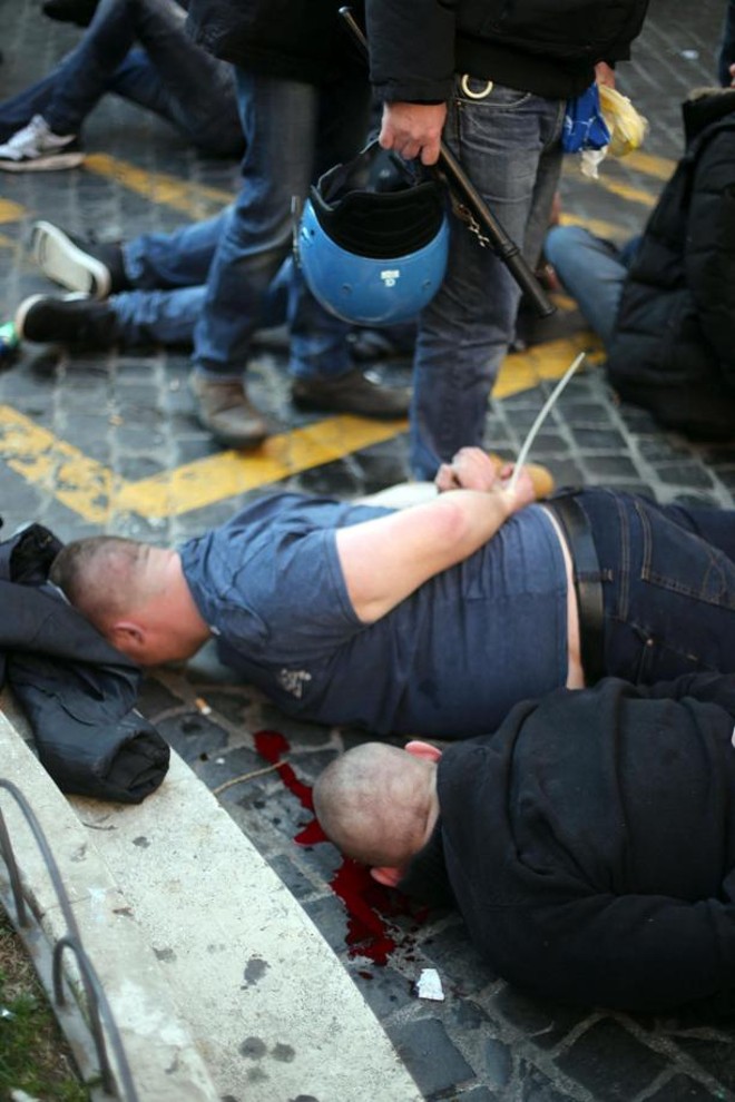 Torcedores do Feynoord detidos após confronto com a polícia em Roma | 