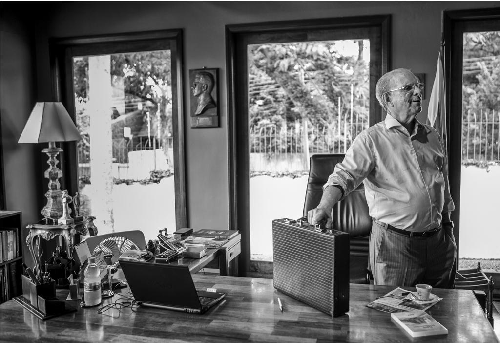 Na vida pública, as realizações de Paulo Pimentel começaram pouco depois de o acaso tê-lo colocado na Secretaria de Estado de Agricultura. | Marcelo Andrade/Gazeta do Povo