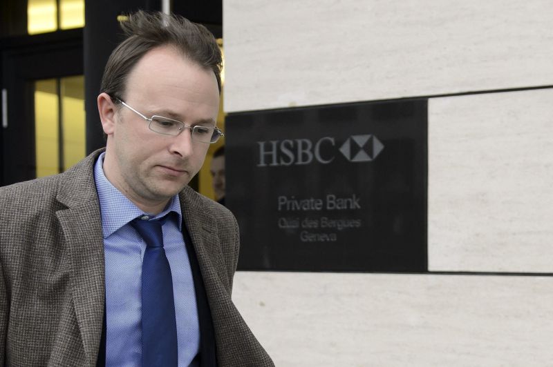 O promotor Yves Bertossa acusa o HSBC de lavagem de dinheiro | Martial Trezzini/EFE