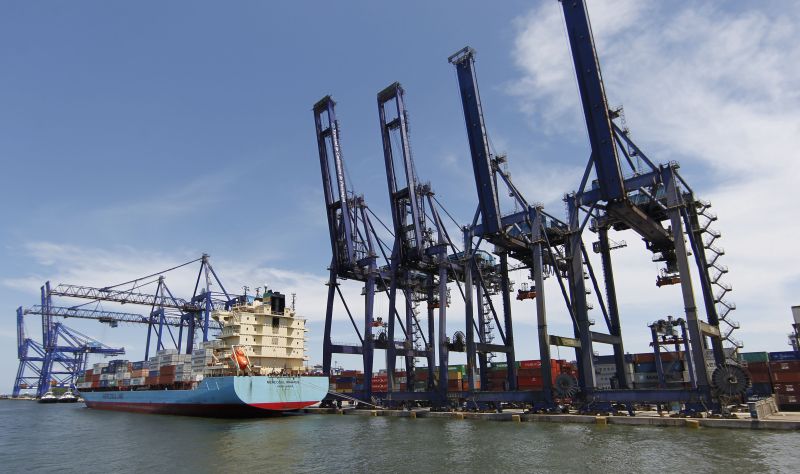 Desvalorização de commodities como minério de ferro e petróleo prejudicam as exportações do país | Jonathan Campos/ Gazeta do Povo