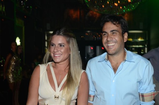 Os primos Rafaela Omeiri e Marcos Slaviero estavam entre os curitibanos que curtiram a noite de sábado na Posh Club, no Jurerê, em Florianópolis |