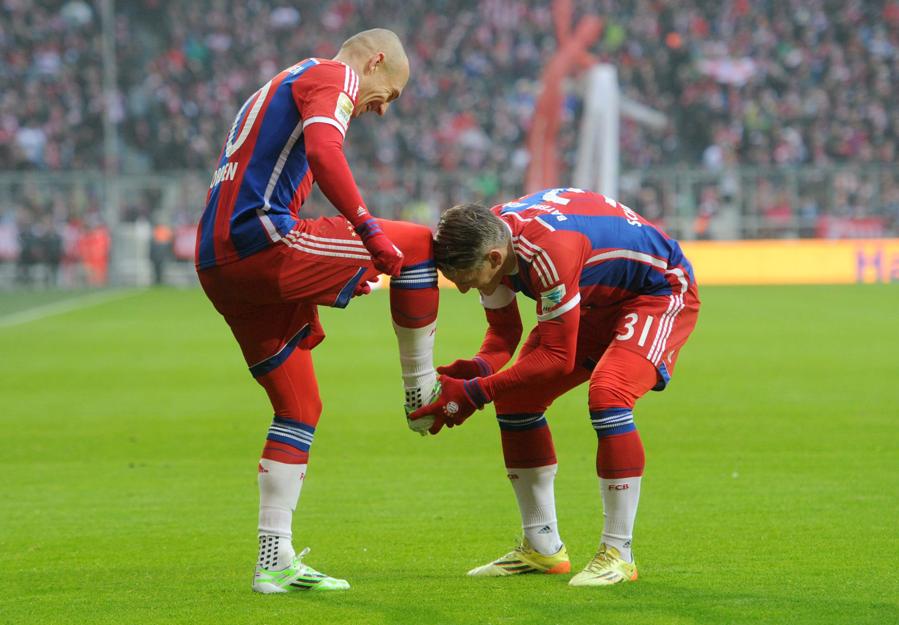 Schweinsteiger exalta Robben, autor de dois gols na goleada por 8 a 0 | Reuters