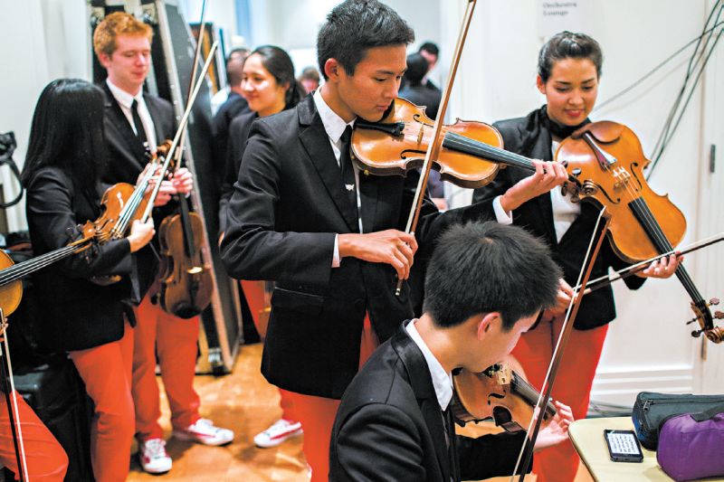 Programas como a Orquestra Nacional Juvenil são inspirados em El Sistema, o programa venezuelano para jovens musicistas | Christopher Gregory para The New York Times