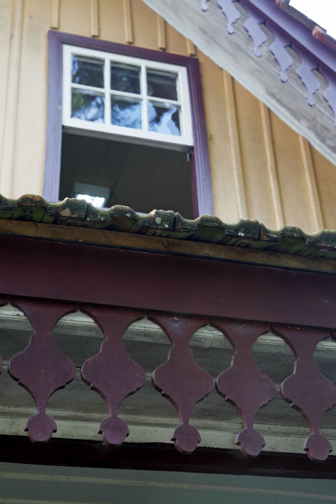 Janela do sotão: espaço amplo e iluminado é destaque na casa |