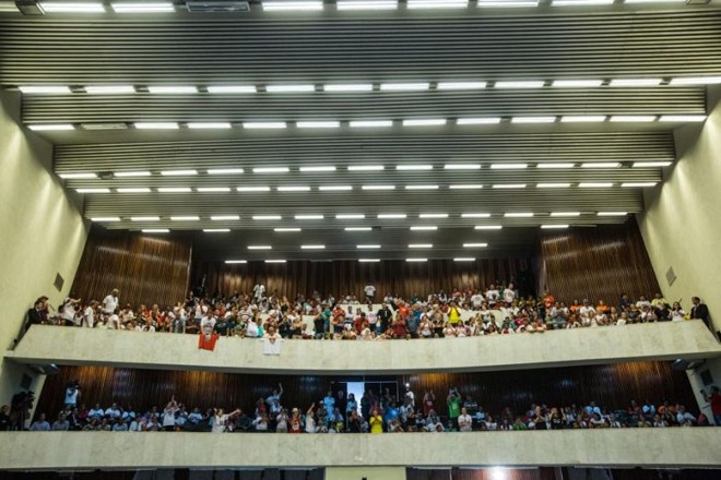 Servidores fazem barulho na Assembleia | 