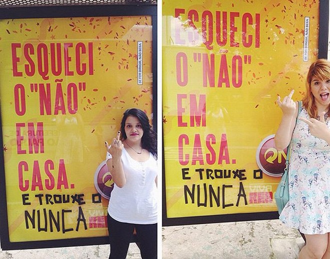 As críticas surgiram depois que a publicitária Pri Ferrari publicou no Facebook uma foto sua ao lado do poster | Reprodução/Facebook